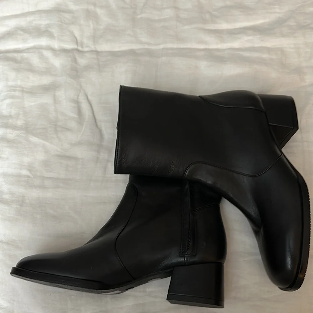Elegant Stewart Weitzman Black Leather Ankle Boots with Inner Side Zipper NWOT - Picture 4 of 15